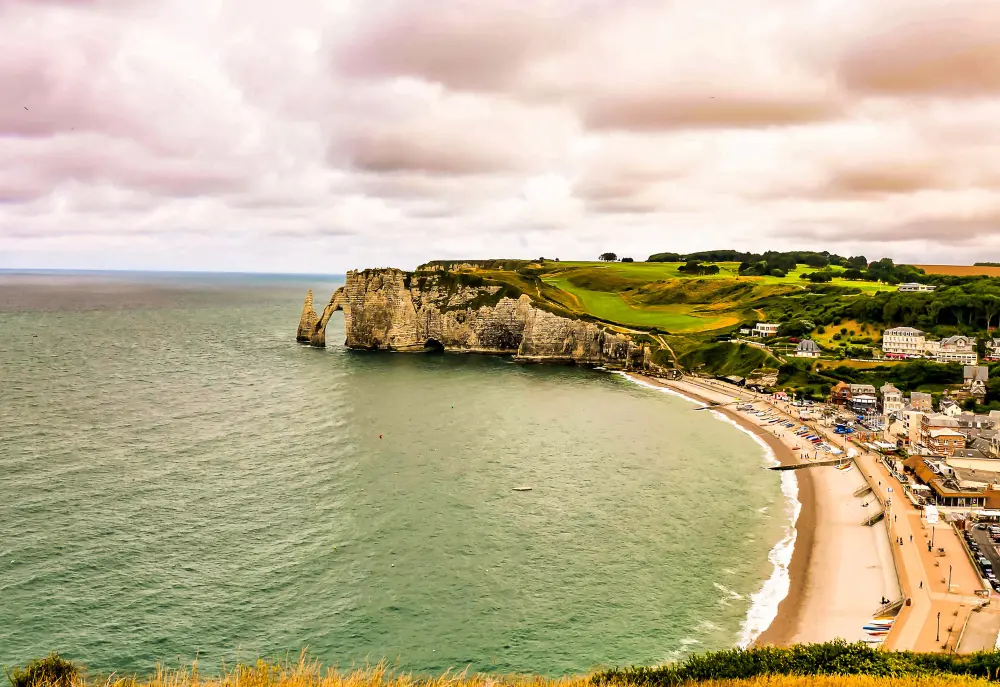 Etretat - cliffs and hikes
