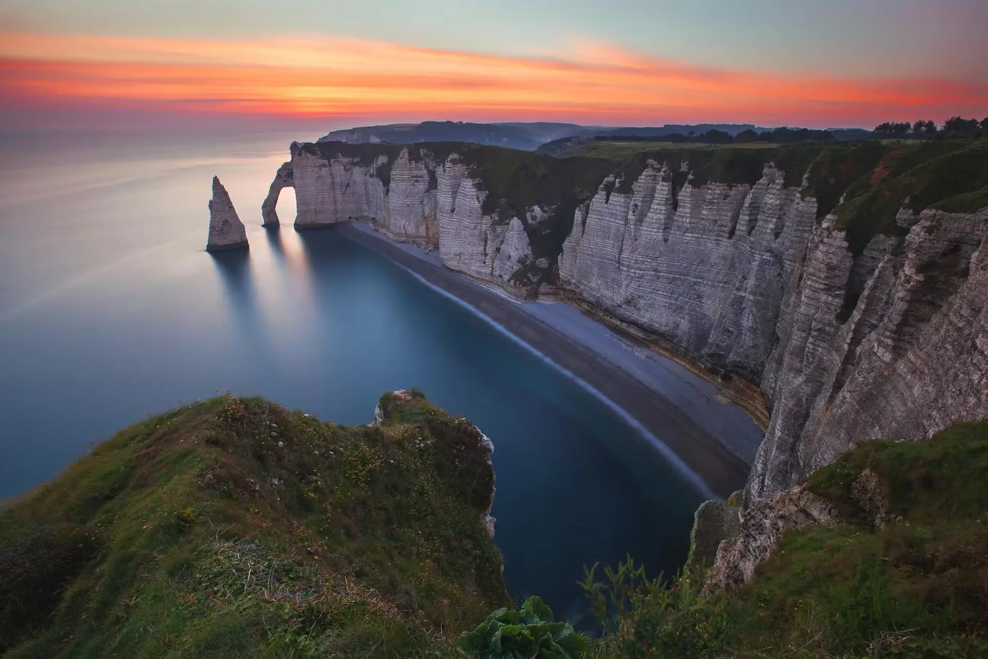 Scenic view of Etretat cliffs